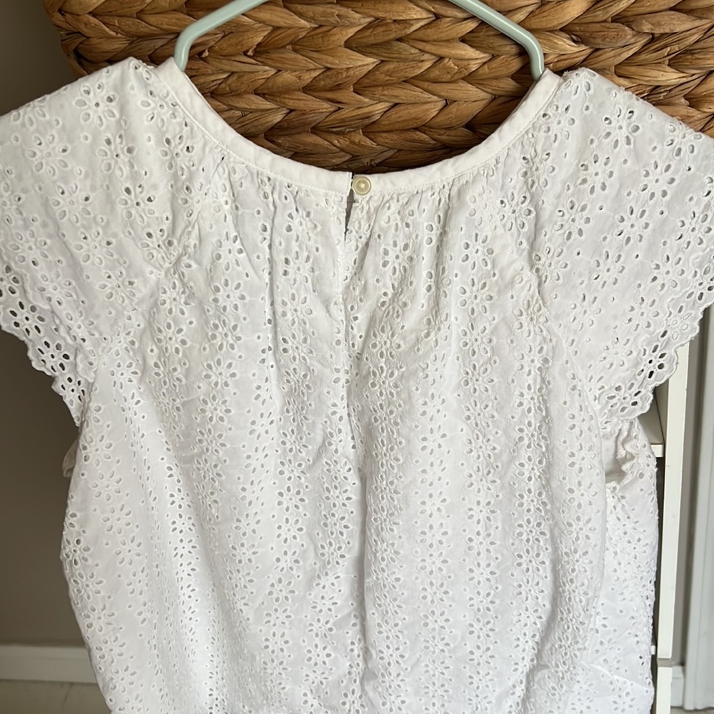 Loft white eyelet top. With a liner in it. - Picture 6 of 8